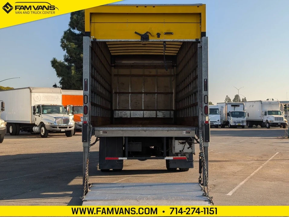 2020 Hino 268 - Image 11 of 12