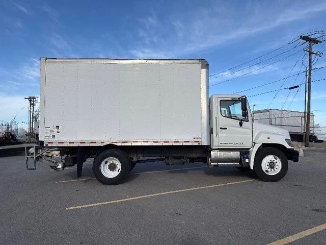 2020 Hino 268 - Image 12 of 12