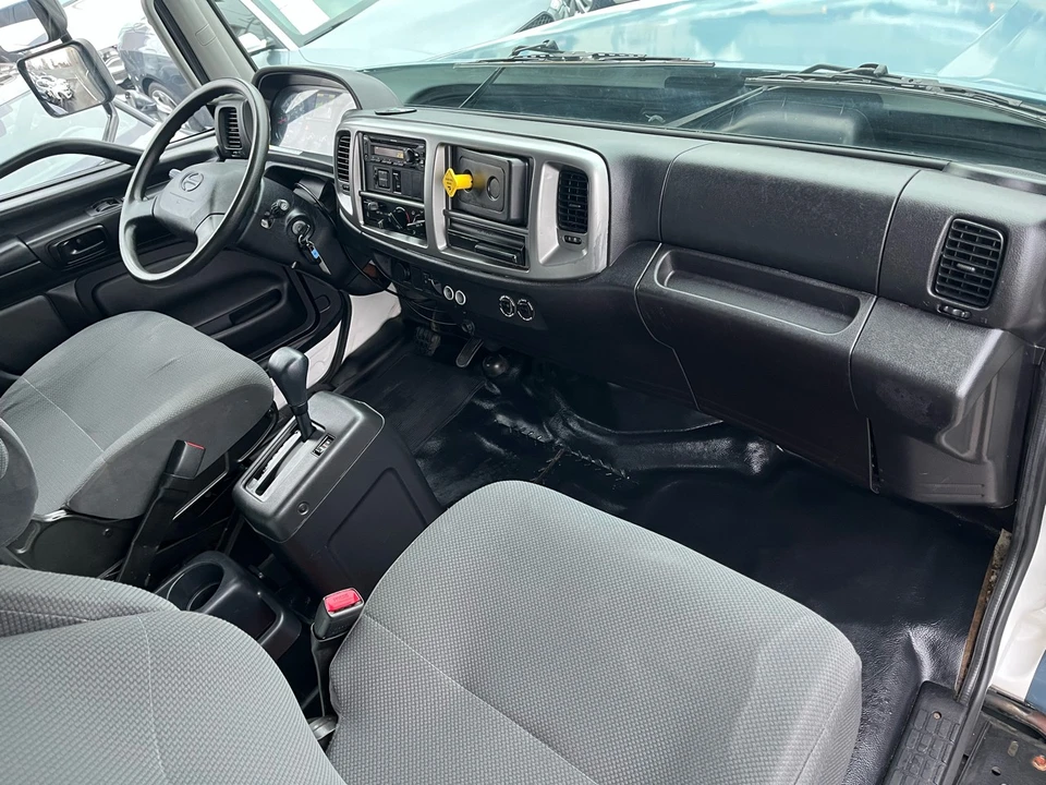 2020 Hino - Image 10 of 21