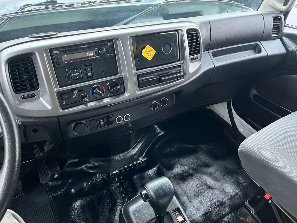 2020 Hino - Image 13 of 21