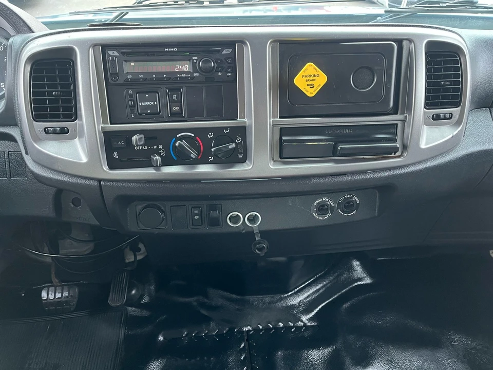 2020 Hino - Image 14 of 21