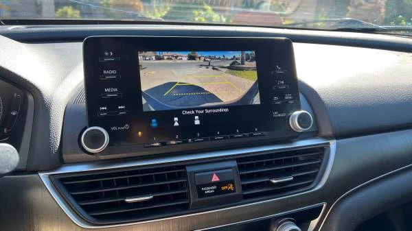 2020 Honda Accord 10th Gen - Image 5 of 12