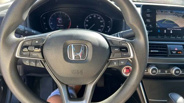 2020 Honda Accord 10th Gen - Image 2 of 12