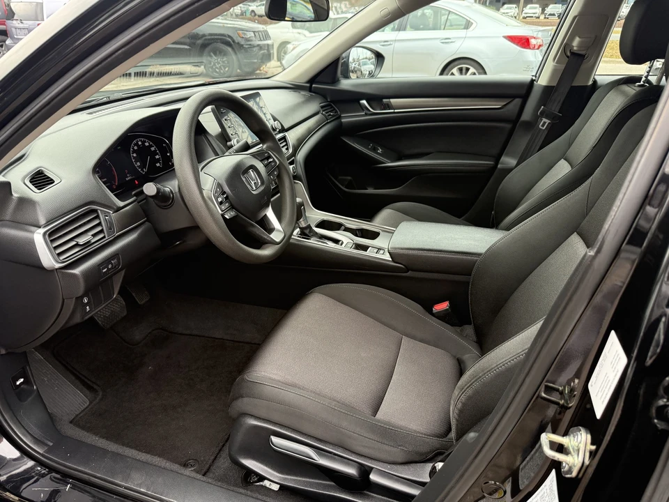 2020 Honda Accord 10th Gen - Image 9 of 17