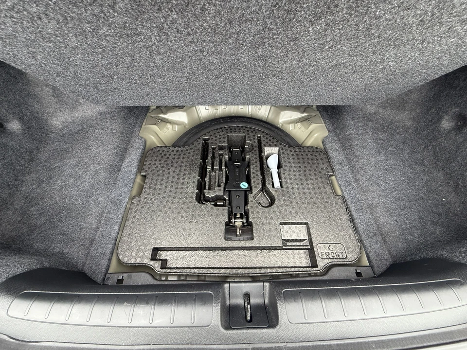 2020 Honda Accord 10th Gen - Image 12 of 17