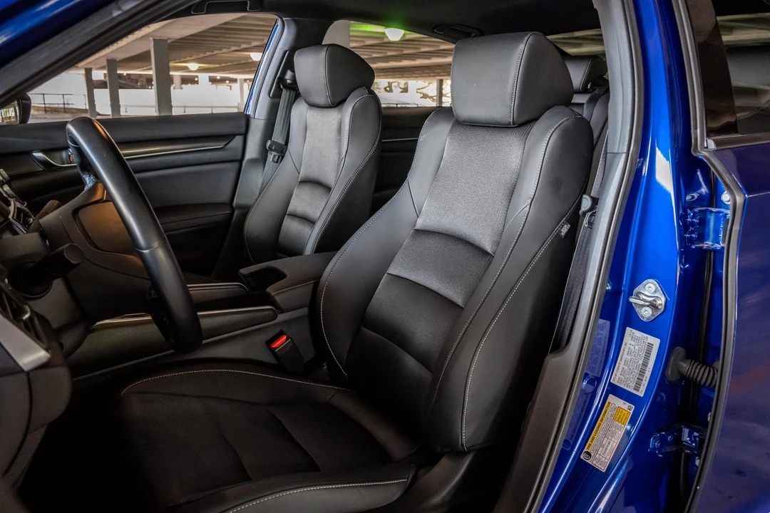 2020 Honda Accord 10th Gen - Image 21 of 31