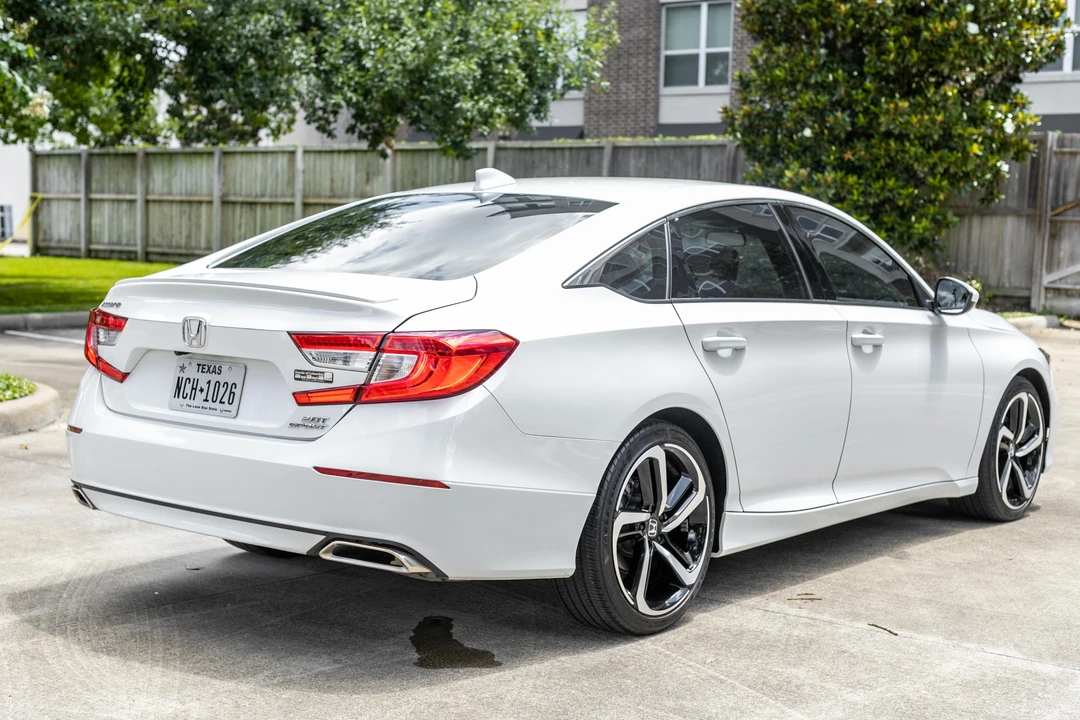 2020 Honda Accord 10th Gen - Image 4 of 31