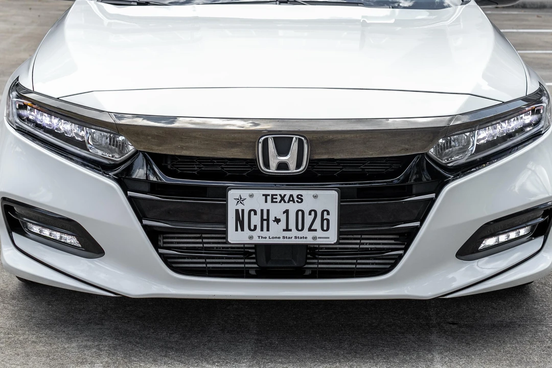 2020 Honda Accord 10th Gen - Image 14 of 31