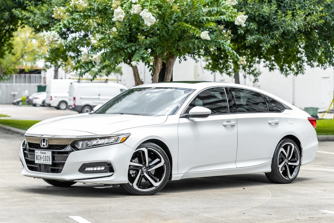 2020 Honda Accord 10th Gen - Image 7 of 31