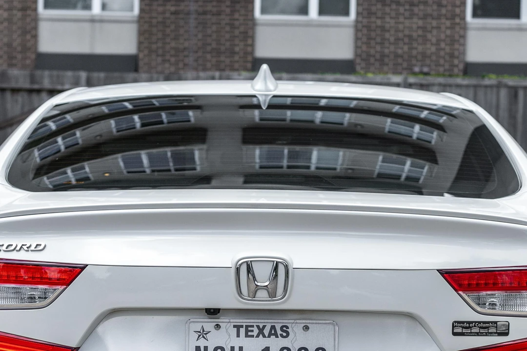 2020 Honda Accord 10th Gen - Image 20 of 31