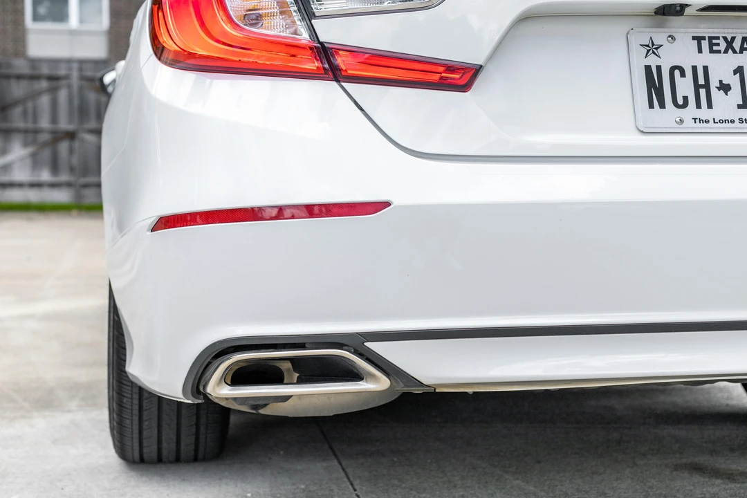 2020 Honda Accord 10th Gen - Image 23 of 31