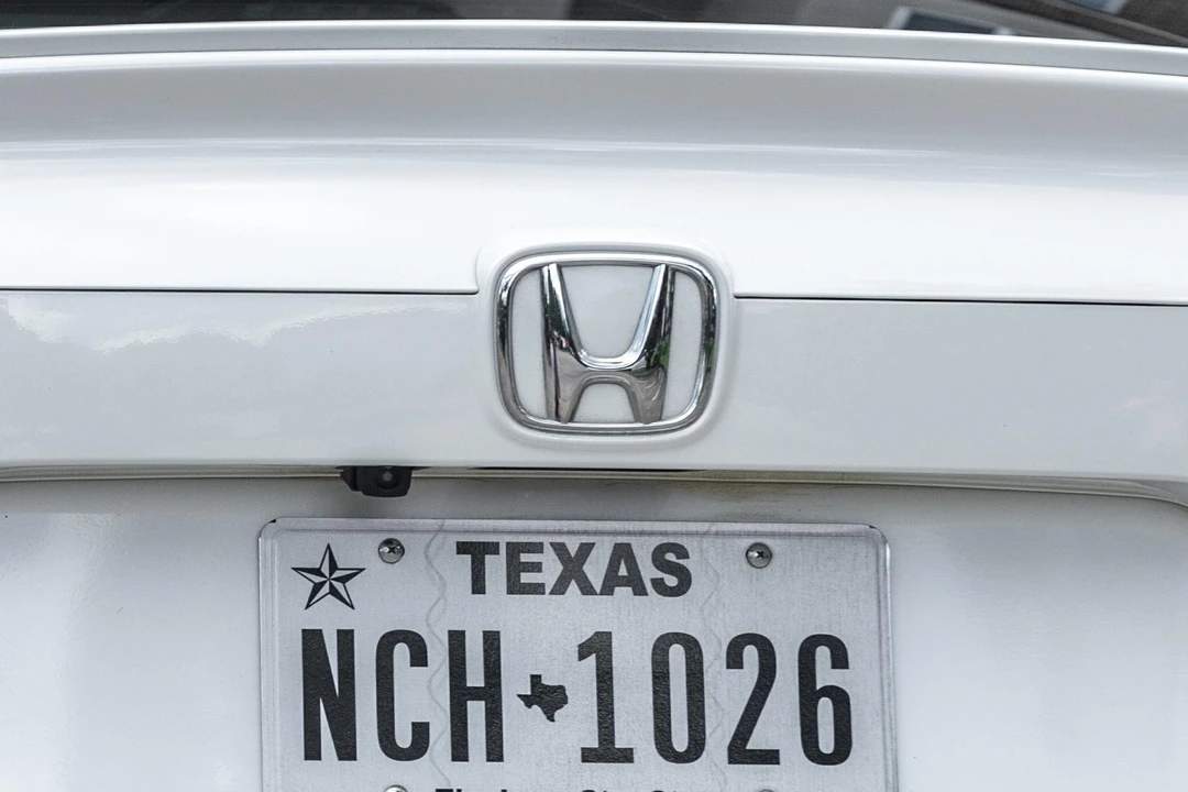 2020 Honda Accord 10th Gen - Image 22 of 31