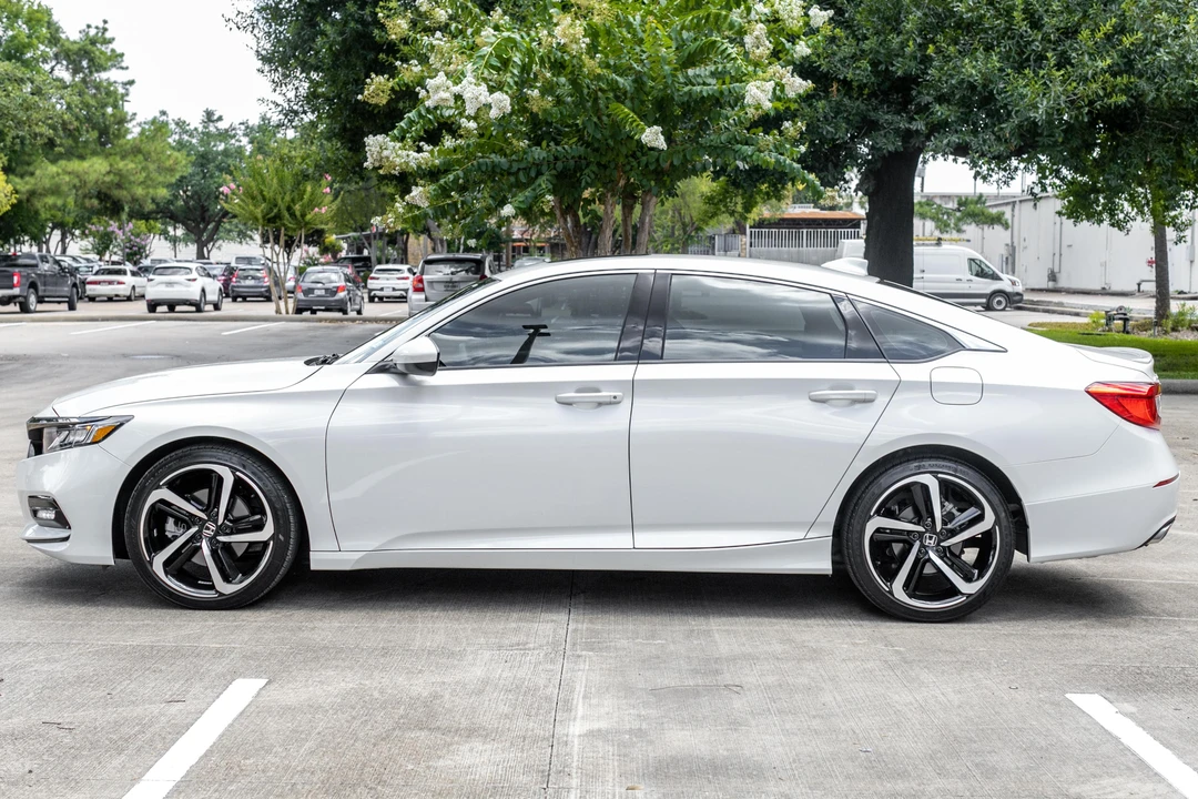 2020 Honda Accord 10th Gen - Image 3 of 31