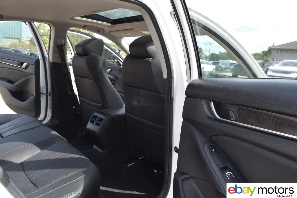 2020 Honda Accord 10th Gen - Image 16 of 21