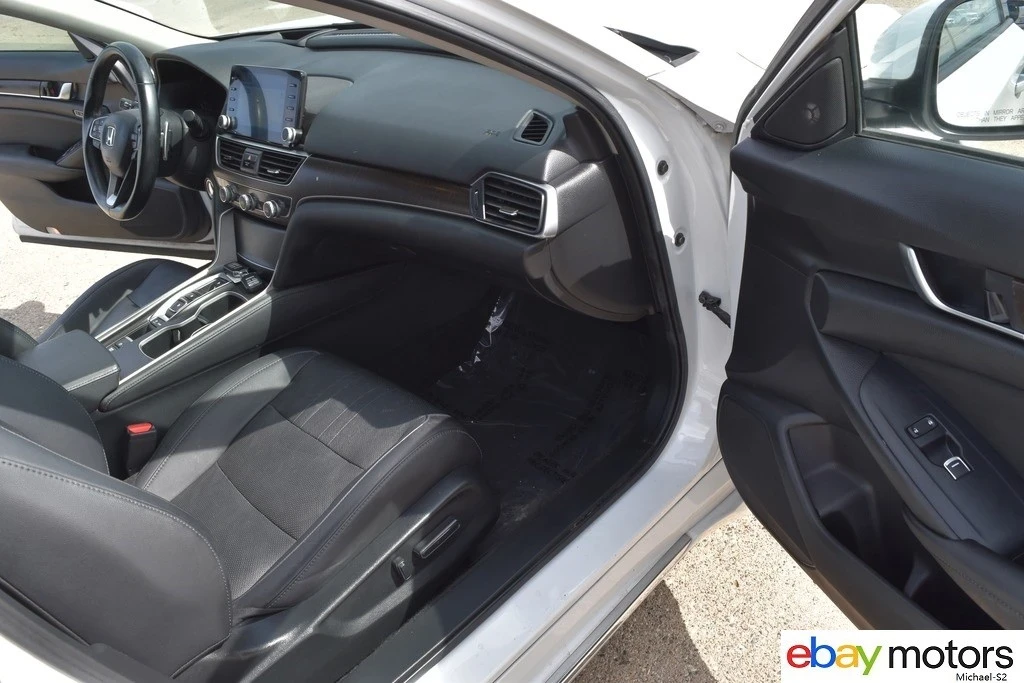 2020 Honda Accord 10th Gen - Image 15 of 21