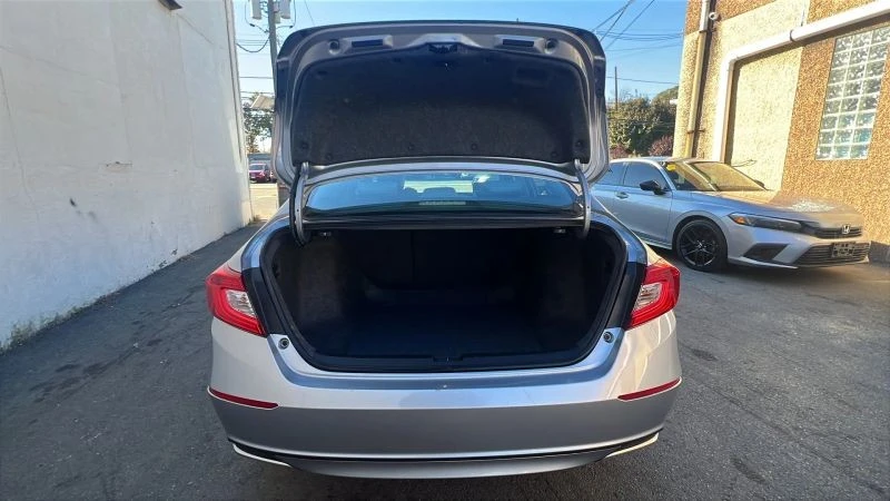 2020 Honda Accord 10th Gen - Image 9 of 12