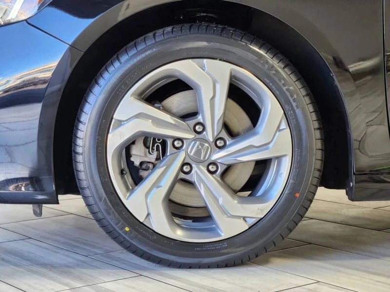 2020 Honda Accord 10th Gen - Image 9 of 12