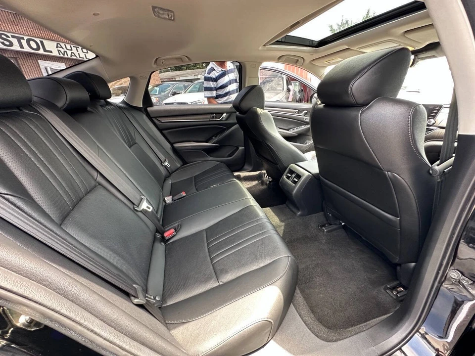 2020 Honda Accord 10th Gen - Image 15 of 21