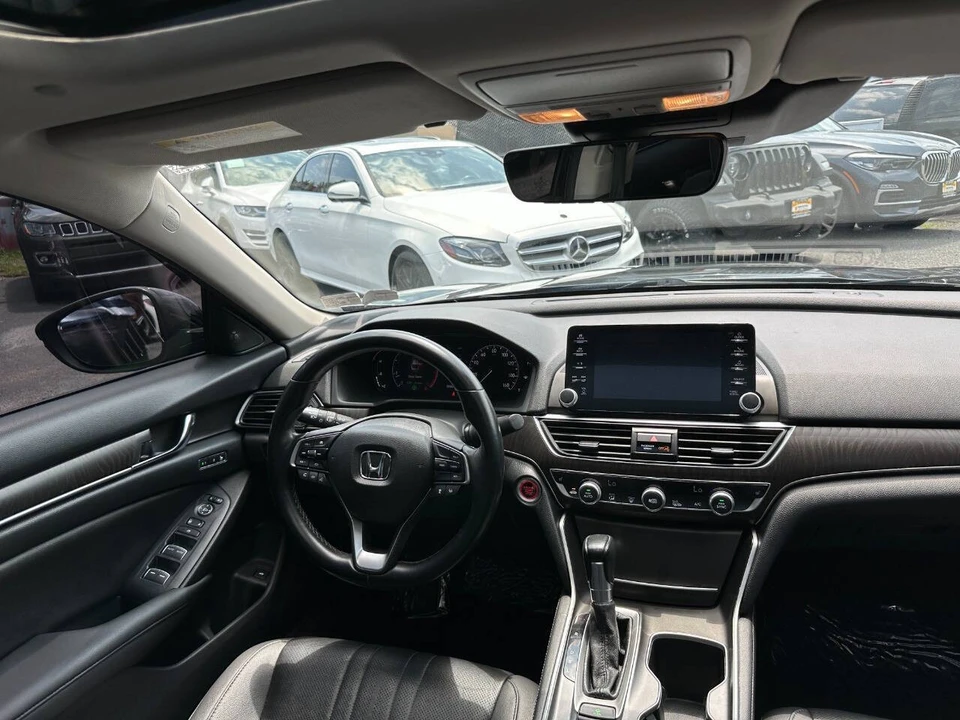 2020 Honda Accord 10th Gen - Image 18 of 21