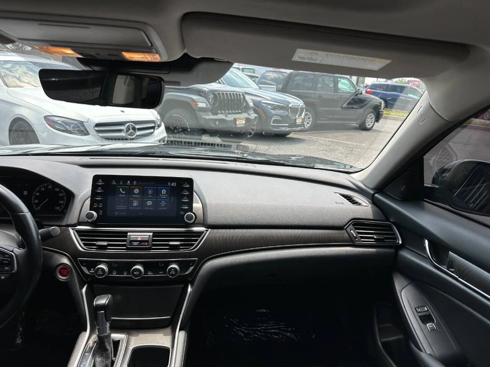 2020 Honda Accord 10th Gen - Image 19 of 21