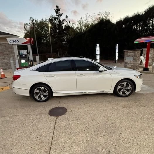 2020 Honda Accord 10th Gen - Image 4 of 12