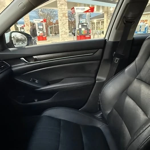 2020 Honda Accord 10th Gen - Image 10 of 12