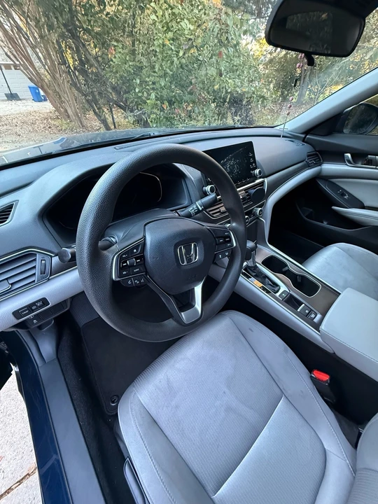 2020 Honda Accord 10th Gen - Image 8 of 19