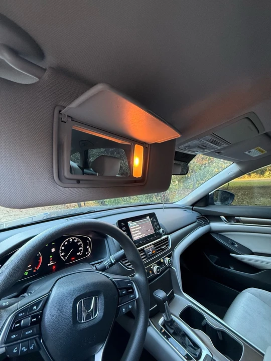 2020 Honda Accord 10th Gen - Image 13 of 19