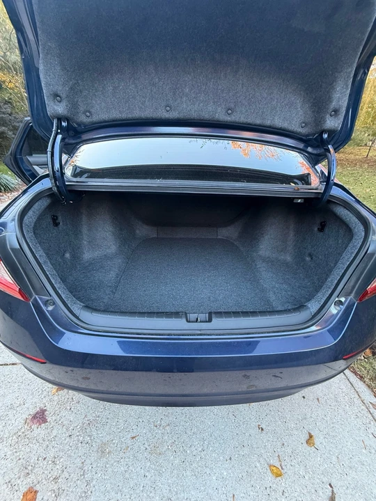 2020 Honda Accord 10th Gen - Image 2 of 19