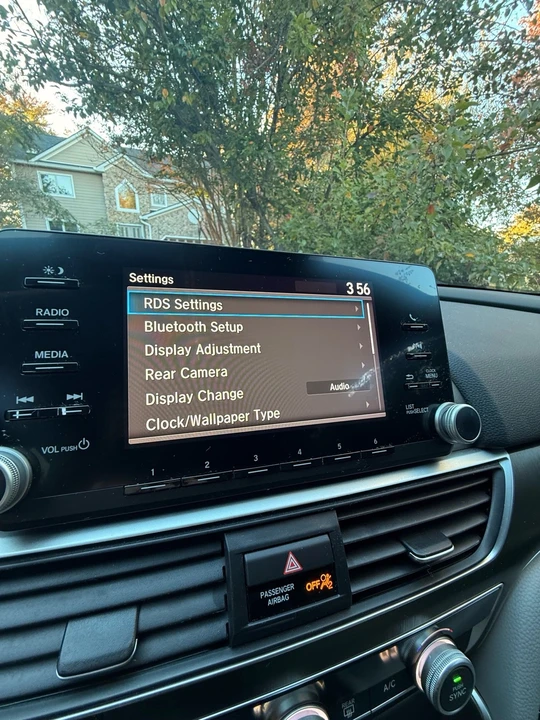 2020 Honda Accord 10th Gen - Image 18 of 19