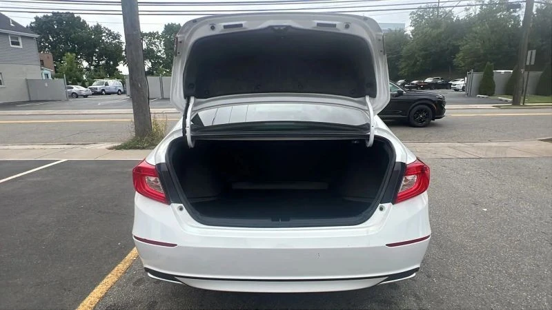2020 Honda Accord 10th Gen - Image 9 of 12