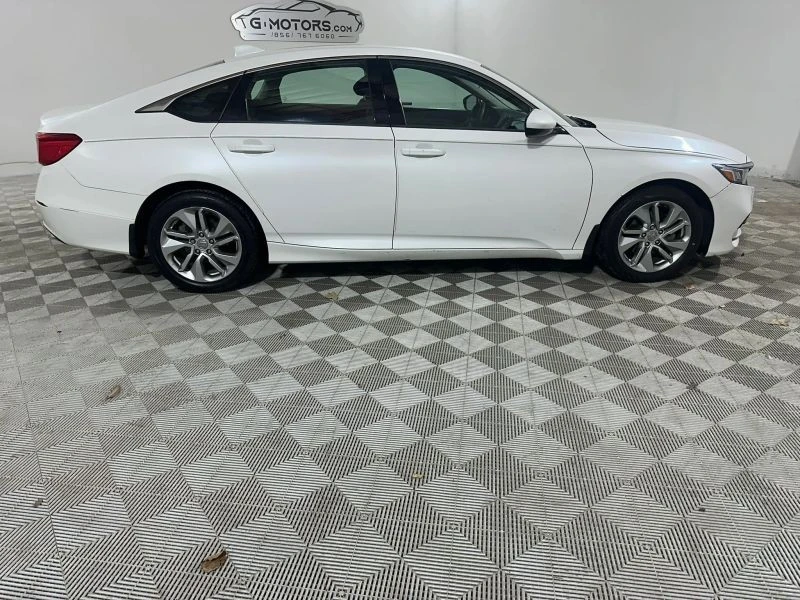 2020 Honda Accord 10th Gen - Image 8 of 12
