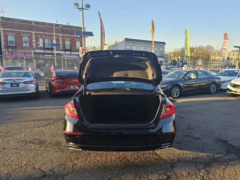 2020 Honda Accord 10th Gen - Image 8 of 12