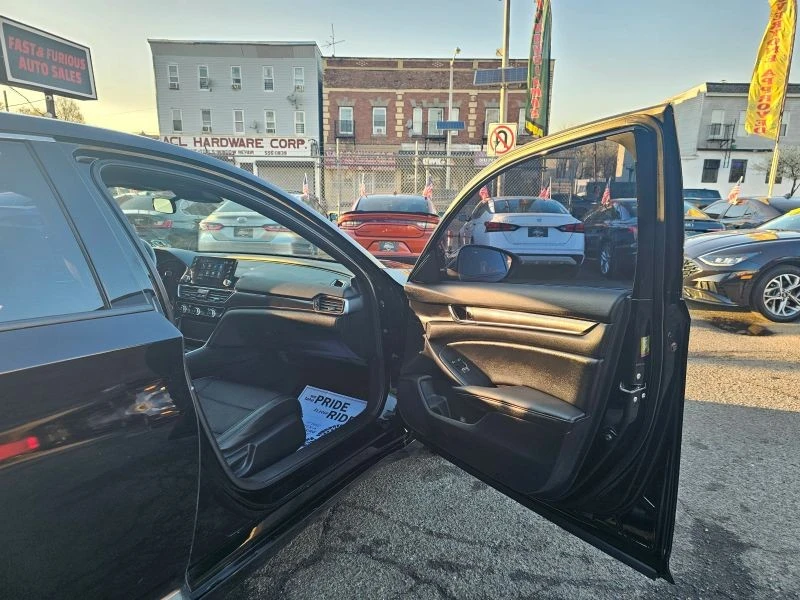 2020 Honda Accord 10th Gen - Image 11 of 12