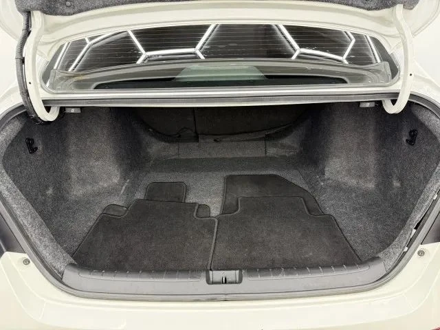 2020 Honda Accord 10th Gen - Image 7 of 12