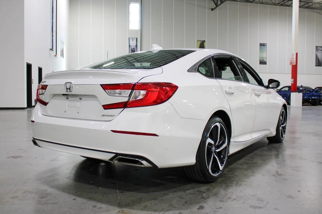2020 Honda Accord 10th Gen - Image 6 of 12