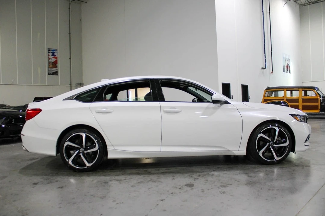2020 Honda Accord 10th Gen - Image 7 of 12