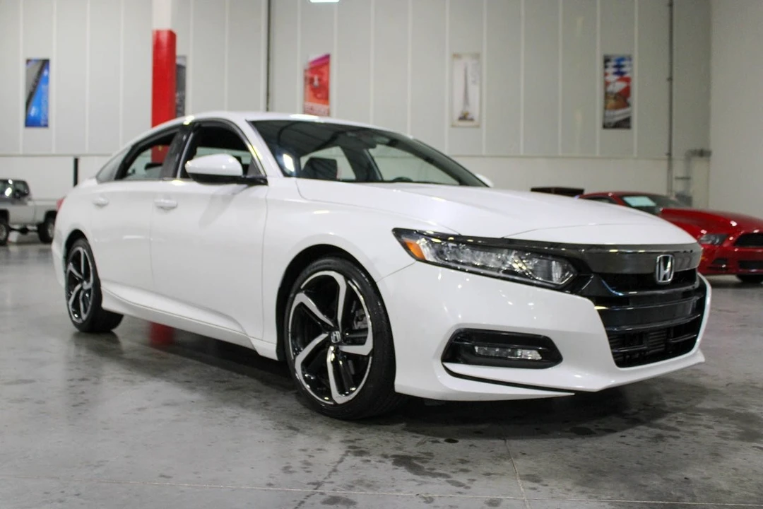2020 Honda Accord 10th Gen - Image 8 of 12