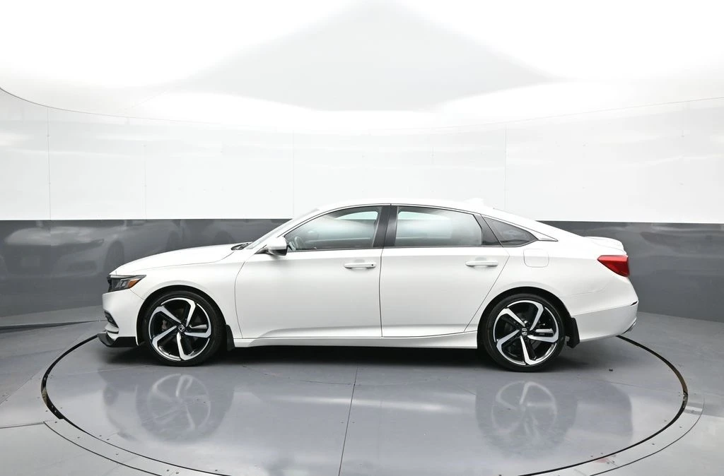 2020 Honda Accord 10th Gen - Image 9 of 12