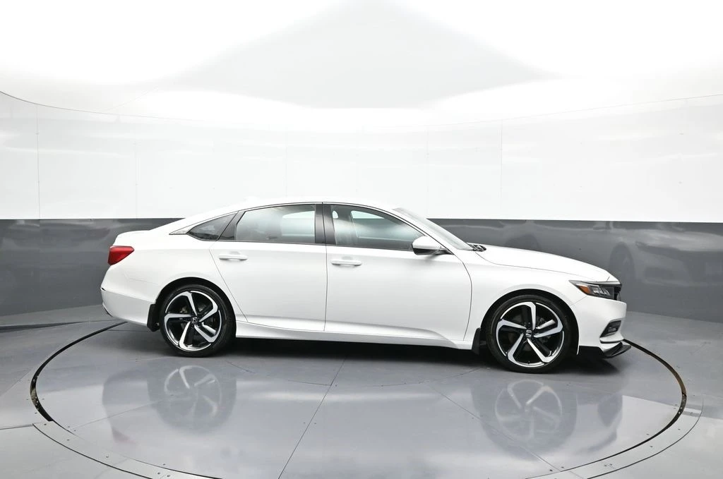 2020 Honda Accord 10th Gen - Image 5 of 12