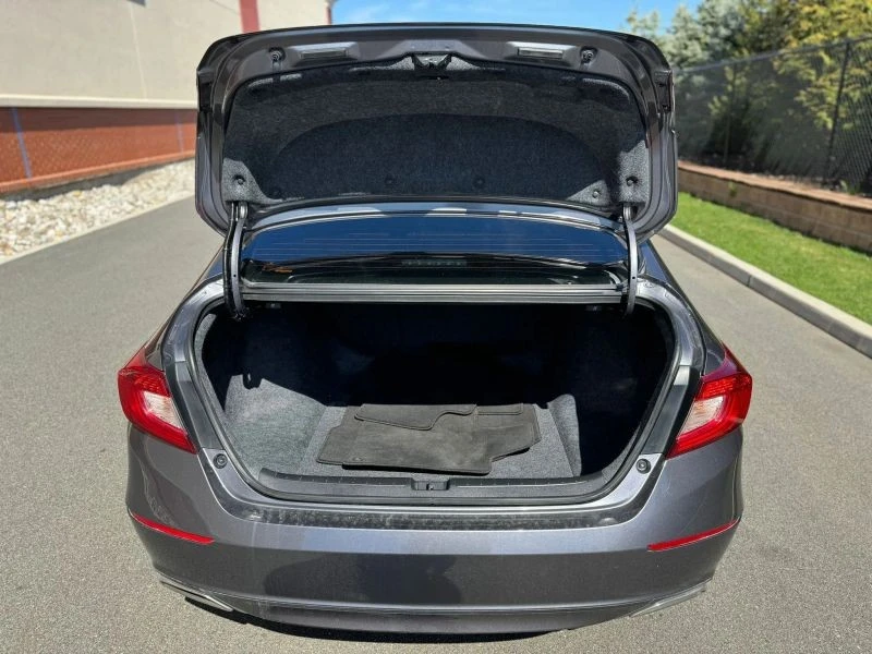 2020 Honda Accord 10th Gen - Image 9 of 12