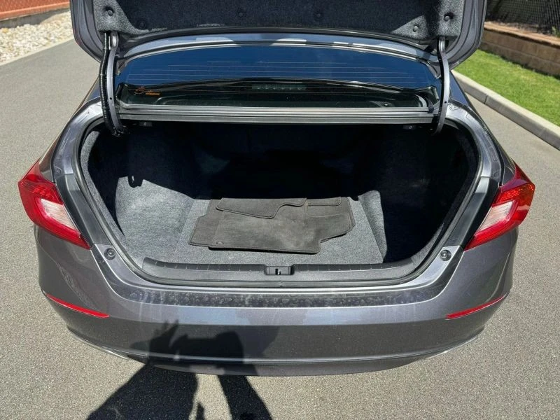 2020 Honda Accord 10th Gen - Image 10 of 12