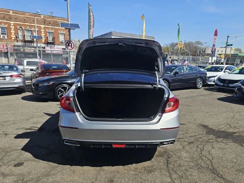 2020 Honda Accord 10th Gen - Image 8 of 12