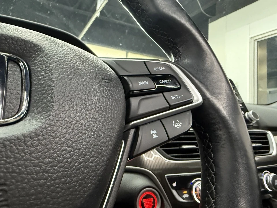 2020 Honda Accord 10th Gen - Image 17 of 21