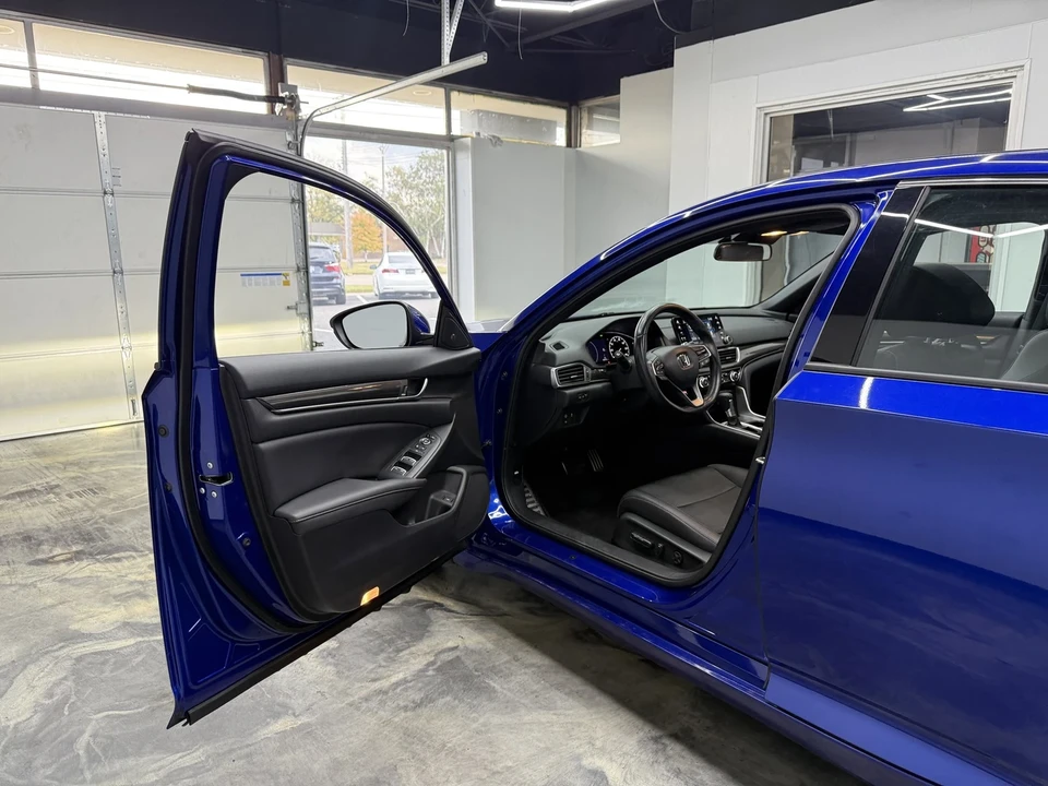 2020 Honda Accord 10th Gen - Image 10 of 21