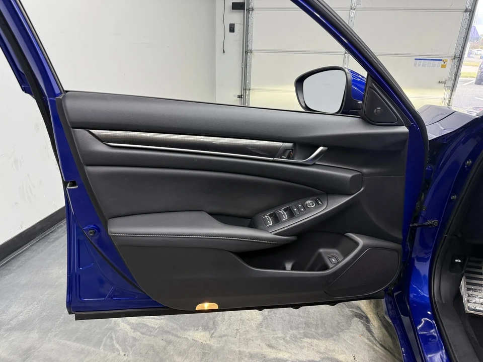 2020 Honda Accord 10th Gen - Image 11 of 21