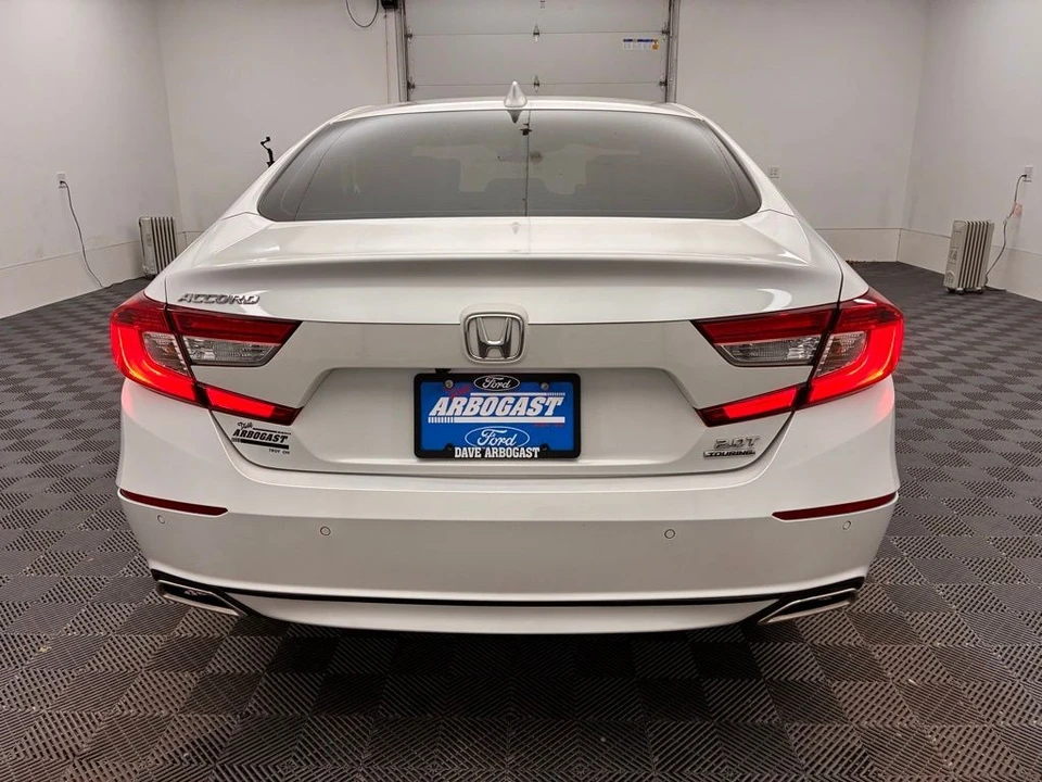 2020 Honda Accord 10th Gen - Image 9 of 12