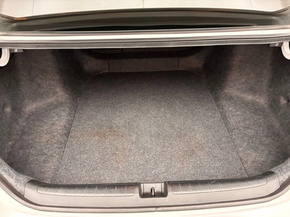 2020 Honda Accord 10th Gen - Image 10 of 12