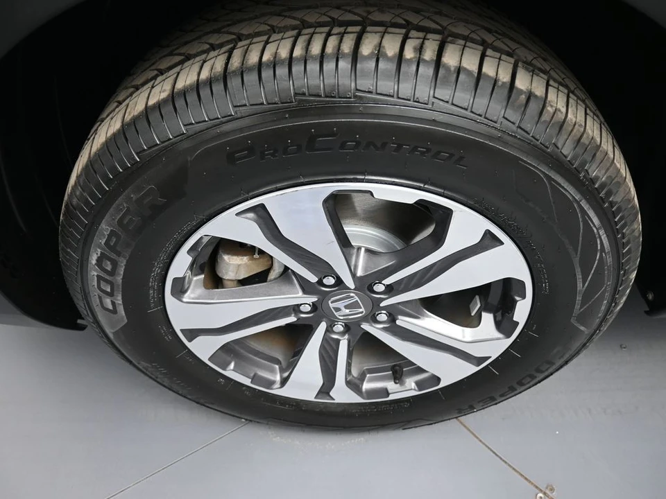 2020 Honda CR-V 5th Gen - Image 14 of 21