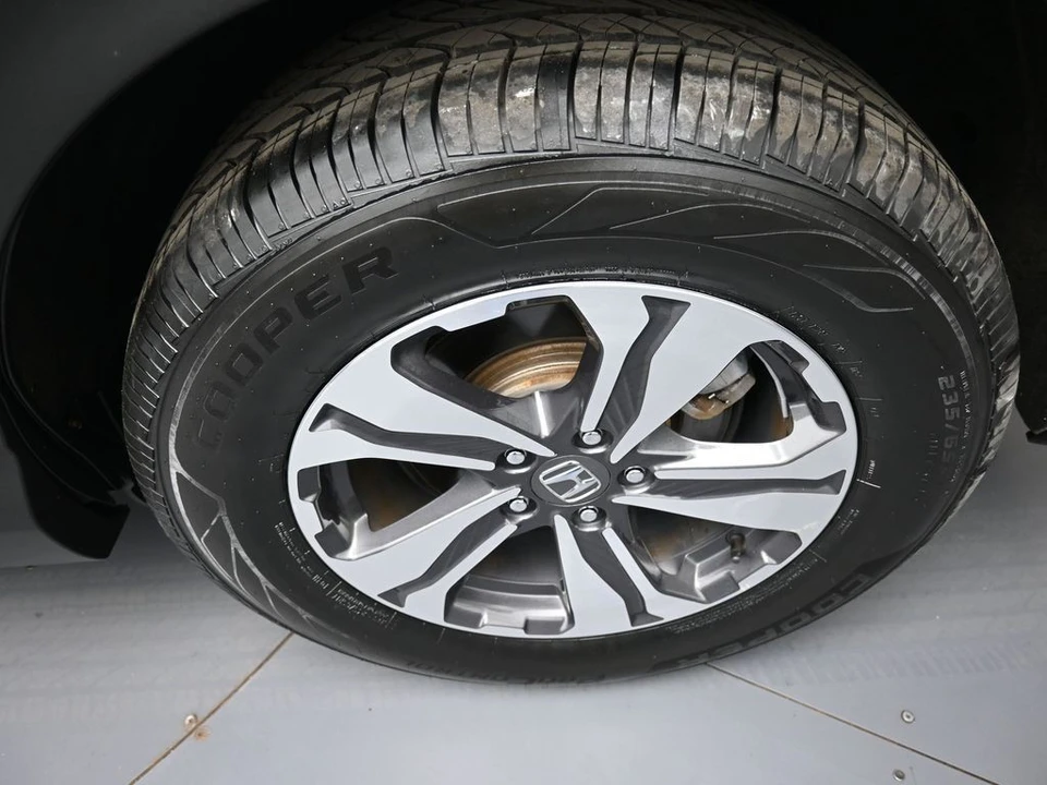 2020 Honda CR-V 5th Gen - Image 15 of 21